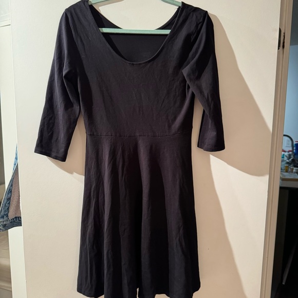 Classic black dress - Picture 7 of 8